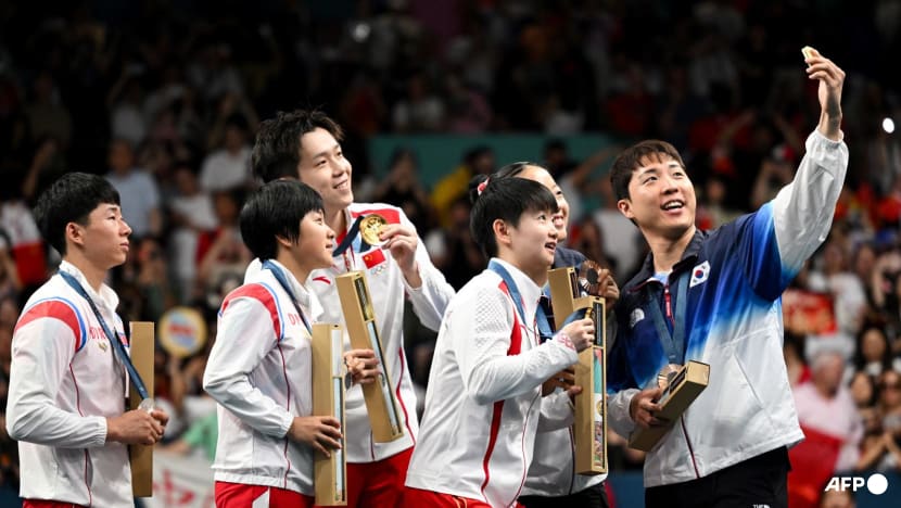 North-South Korea Olympic podium selfie goes viral