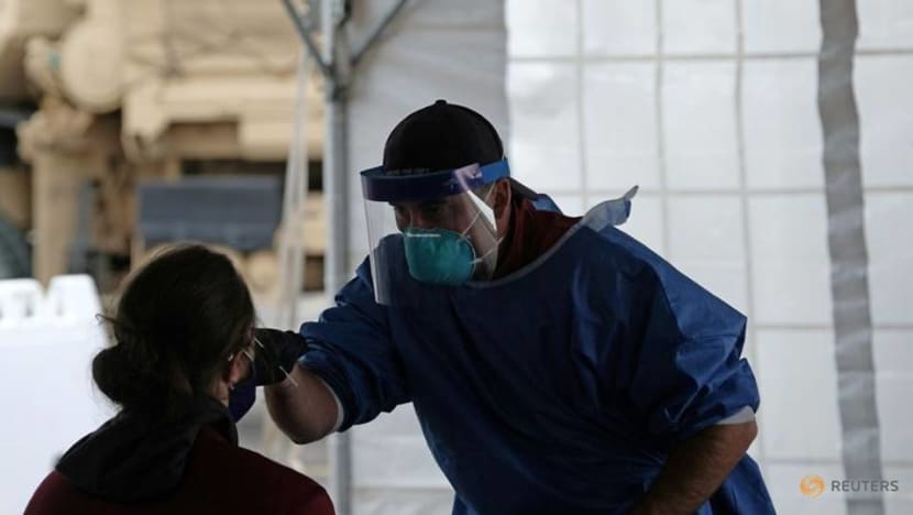 US Midwest sees record one-day increase in COVID-19 cases, hospitals strained US Midwest sees record one-day increase in COVID-19 cases, hospitals strained