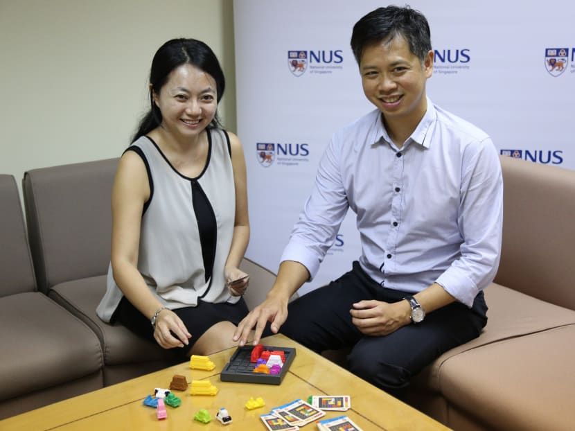 NUS researchers Assistant Professor Tsai Fen-Fang (left) and Assistant Professor Ryan Hong (right). Photo: NUS