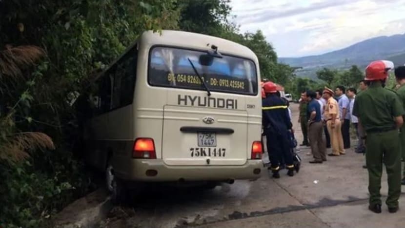 Semua mahasiswa SMU dalam nahas bas Vietnam selamat pulang ke S'pura