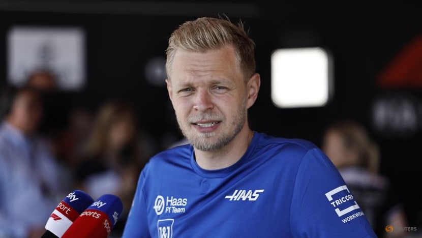 Sainz and Magnussen go to back of grid in France Sainz and Magnussen go to back of grid in France