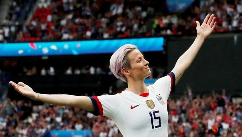 Soccer-Rapinoe questions her inclusion in FIFA team of year Soccer-Rapinoe questions her inclusion in FIFA team of year