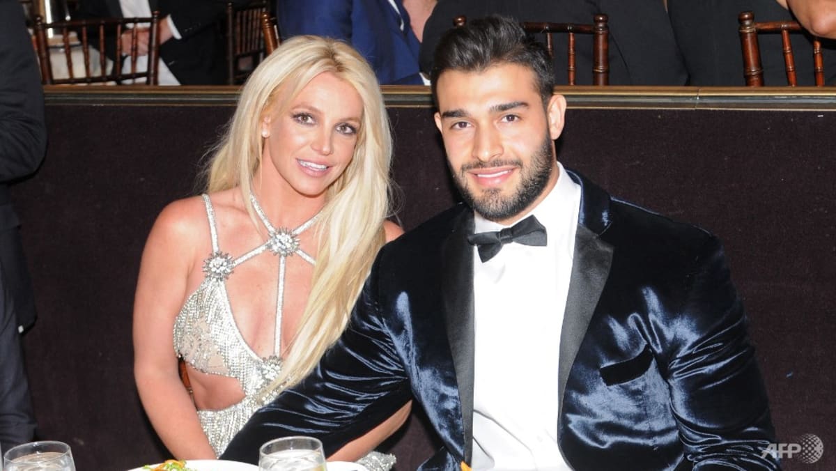sam-asghari-what-s-his-net-worth-and-how-much-was-britney-s-ring