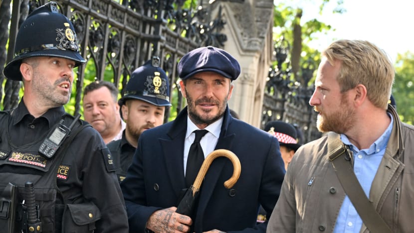 Beckham antara ribuan orang beratur beri penghormatan terakhir kepada Ratu Elizabeth Beckham antara ribuan orang beratur beri penghormatan terakhir kepada Ratu Elizabeth