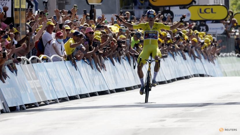 Van Aert masterclass as Belgian extends Tour lead with stage four solo win Van Aert masterclass as Belgian extends Tour lead with stage four solo win