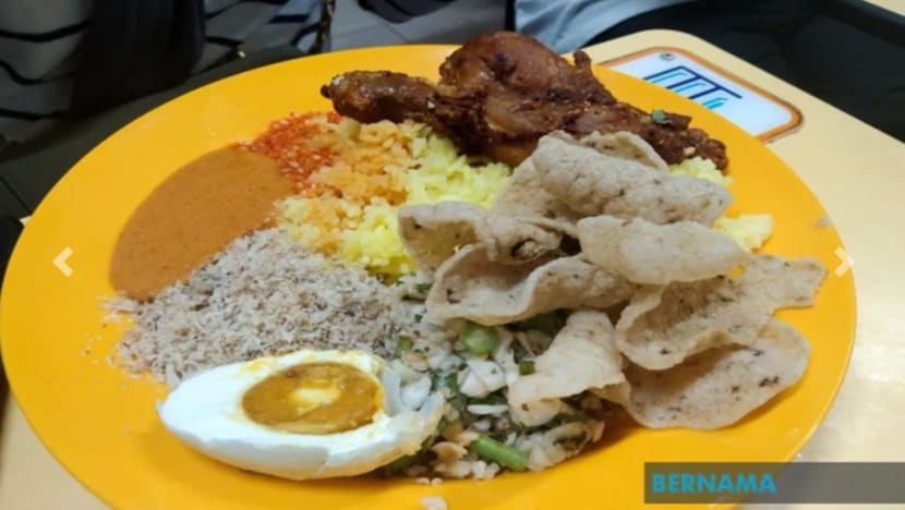 Kelate perkenalkan hidangan nasi kerabu tumis di S'pura sempena Ramadan