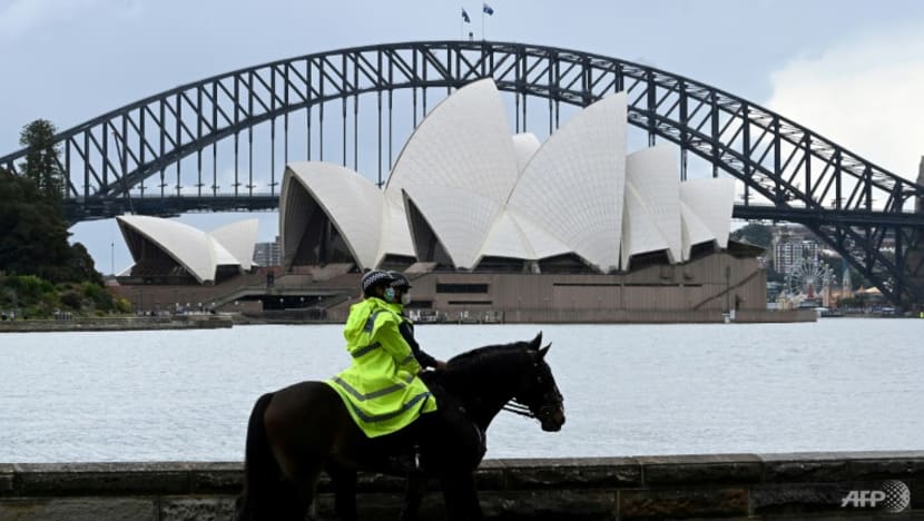 Sydney gears up for New Year's Eve celebrations despite record Omicron surge