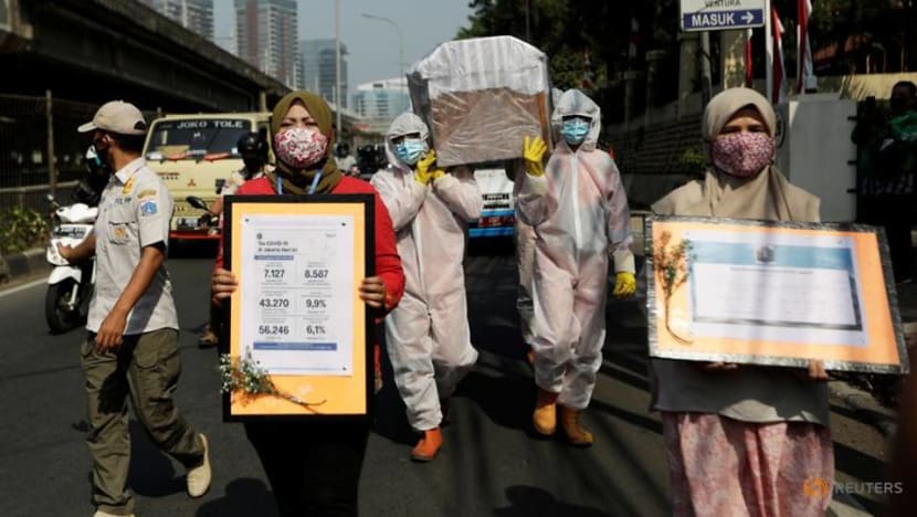 COVID-19 cluster in Indonesia's health ministry prompts calls for government institutions to set example of strict protocols COVID-19 cluster in Indonesia's health ministry prompts calls for government institutions to set example of strict protocols