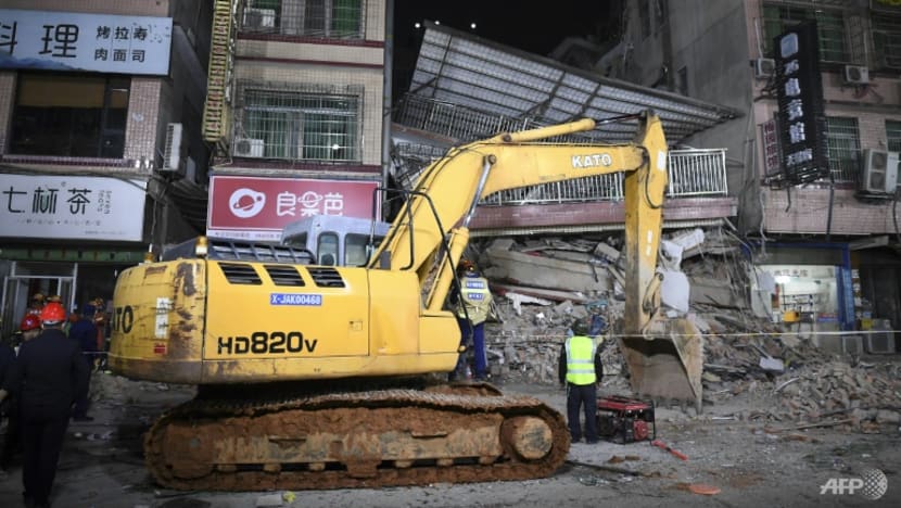 Death toll climbs to five in central China building collapse Death toll climbs to five in central China building collapse