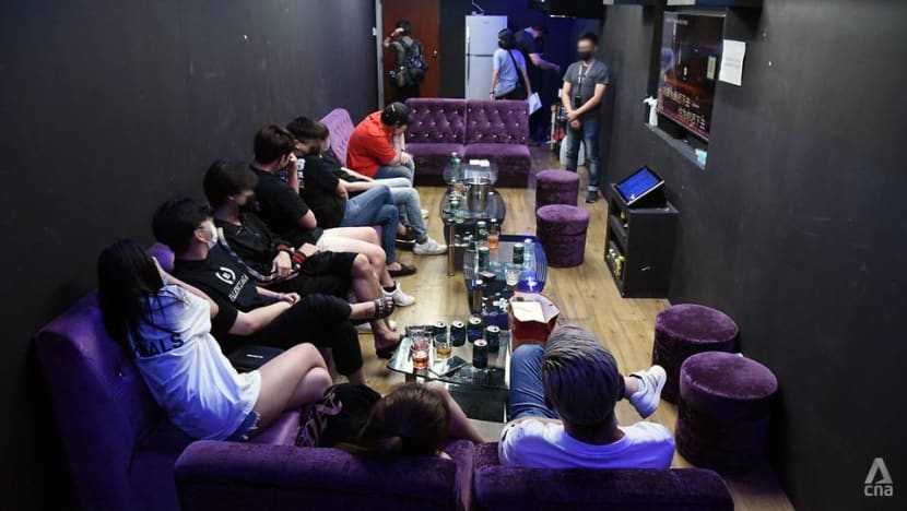 8 arrested in late-night raid on illegal KTV outlets, 45 under investigation 8 arrested in late-night raid on illegal KTV outlets, 45 under investigation