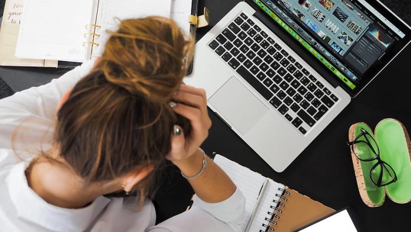 Commentary: Worried about money? It's not just you Commentary: Worried about money? It's not just you