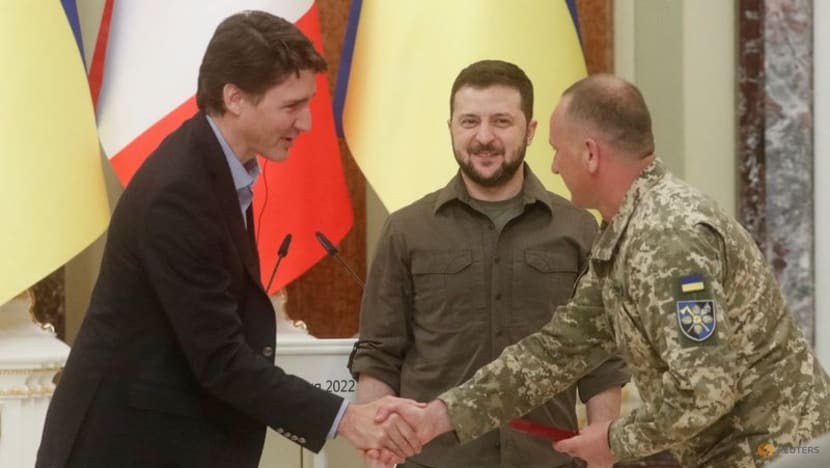 Canada's Trudeau announces new weapons for Ukraine in visit to Kyiv Canada's Trudeau announces new weapons for Ukraine in visit to Kyiv