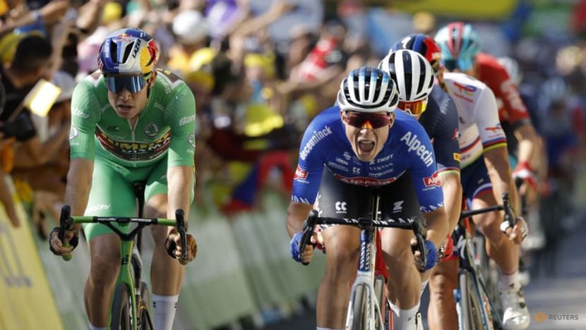 Philipsen wins Tour de France stage 15 as Vingegaard hits the deck Philipsen wins Tour de France stage 15 as Vingegaard hits the deck