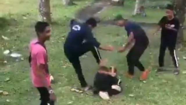 疑因与他人女友交友引不满 15岁马国中学生遭群殴