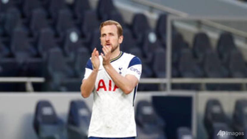 Football: Kane rules out overseas move, wants Shearer's Premier League goal record Football: Kane rules out overseas move, wants Shearer's Premier League goal record