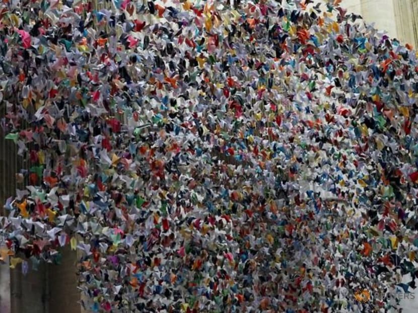 20,000 paper birds help fund COVID-19 units at Belgium hospital 20,000 paper birds help fund COVID-19 units at Belgium hospital
