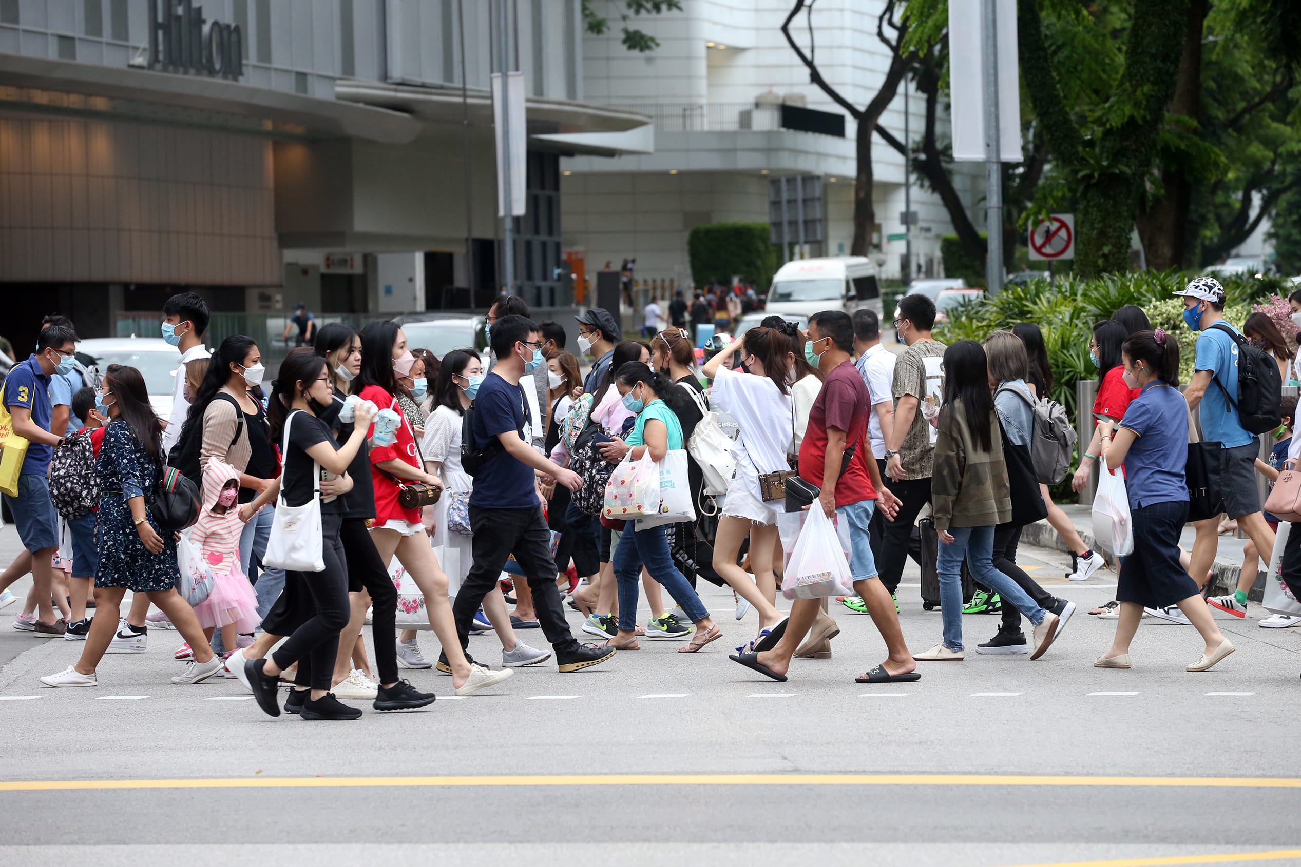 Singapore's Covid-19 cases in April are all of the Omicron variant Singapore's Covid-19 cases in April are all of the Omicron variant