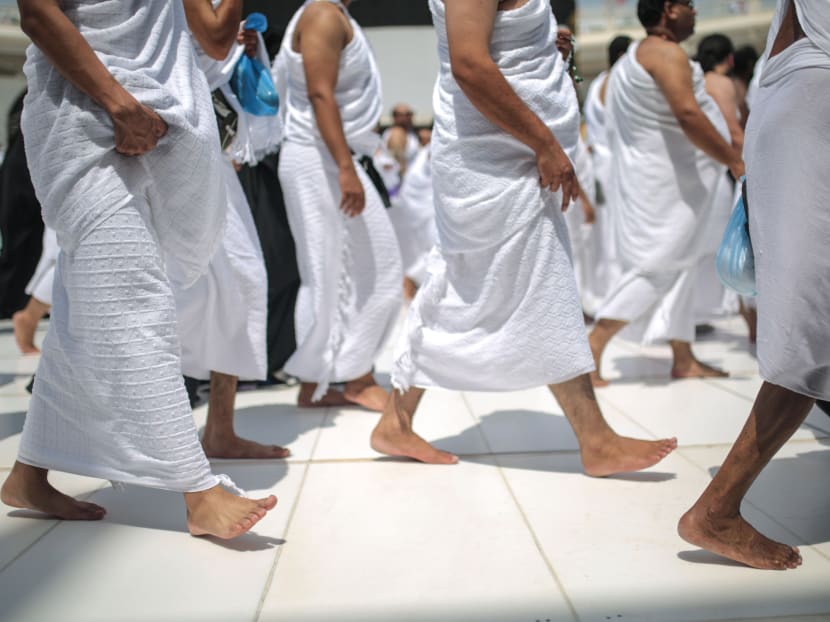 Muslim pilgrims circle the Kaaba, the cubic building at the Grand Mosque in the Muslim holy city of Mecca, Saudi Arabia, Sept 22, 2015. Photo: AP