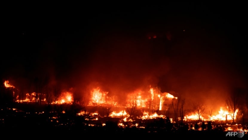 Colorado wildfire took hold 'in blink of an eye': Governor Colorado wildfire took hold 'in blink of an eye': Governor