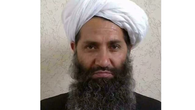 塔利班最高领导人首次公开露面