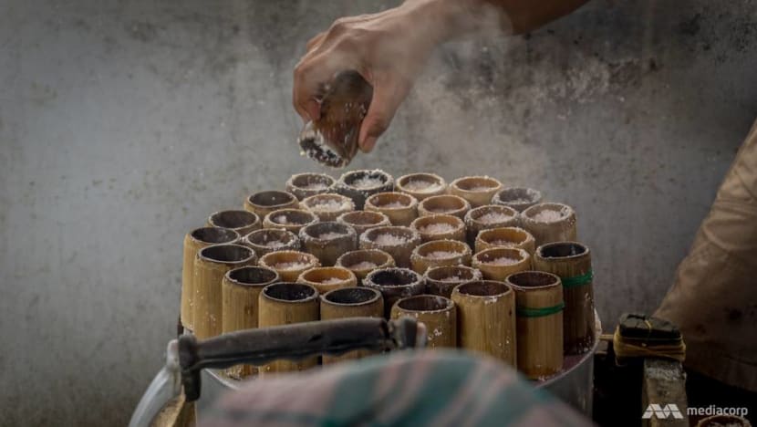 Dying trade: Traditional snack sellers in Jakarta grapple with dwindling demand, modern tastes Dying trade: Traditional snack sellers in Jakarta grapple with dwindling demand, modern tastes