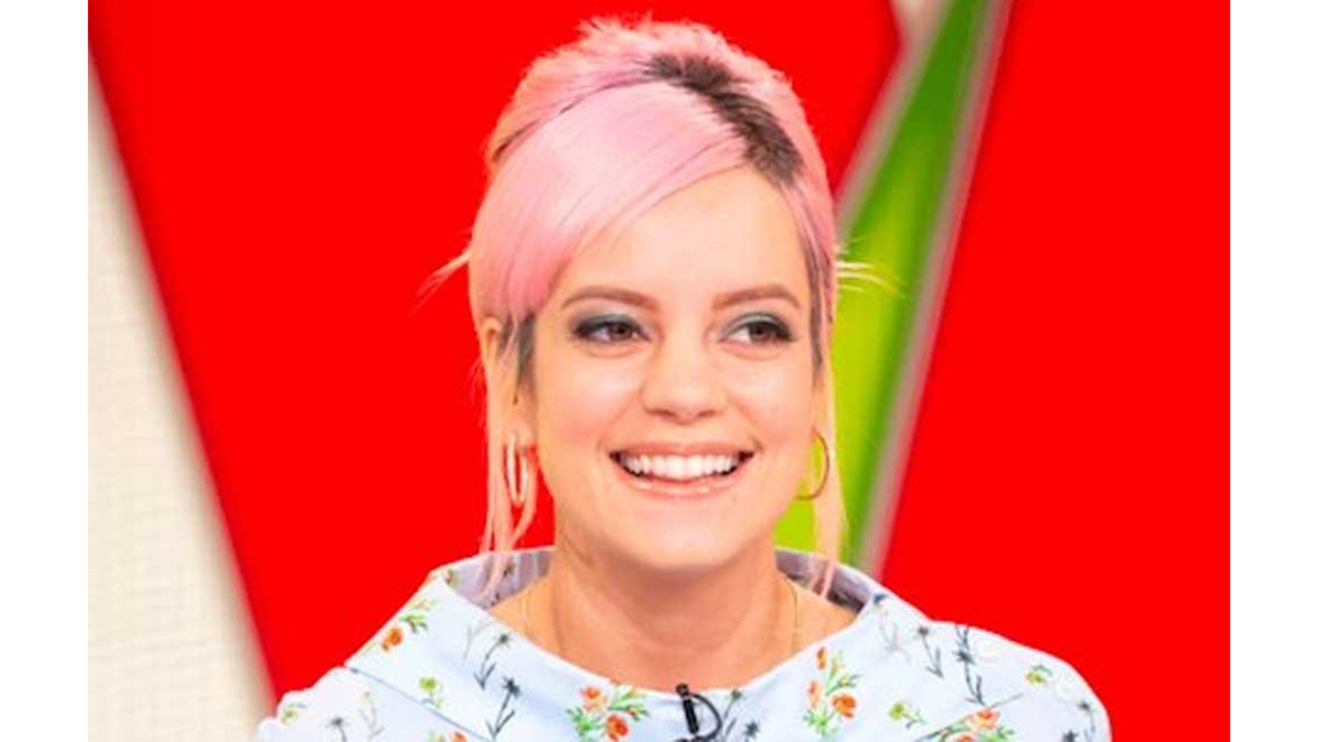 Lily Allen published memoir so kids wouldn't 'blame themselves' 8days