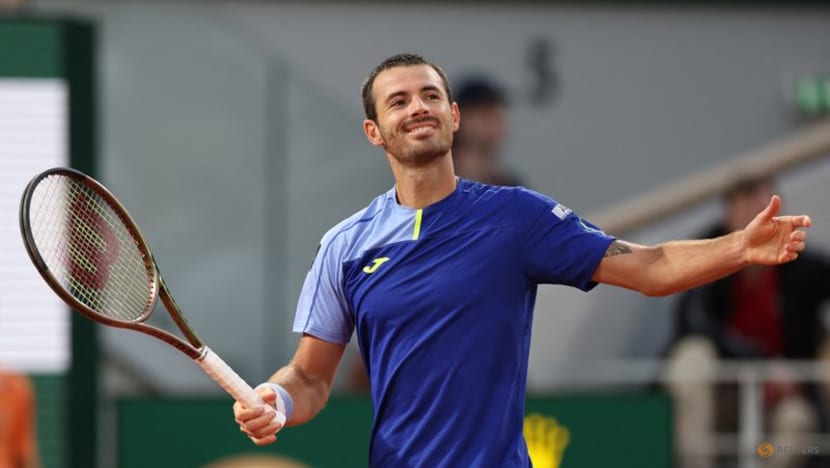 Alcaraz bulldozes past Lorendo to reach French Open second round Alcaraz bulldozes past Lorendo to reach French Open second round