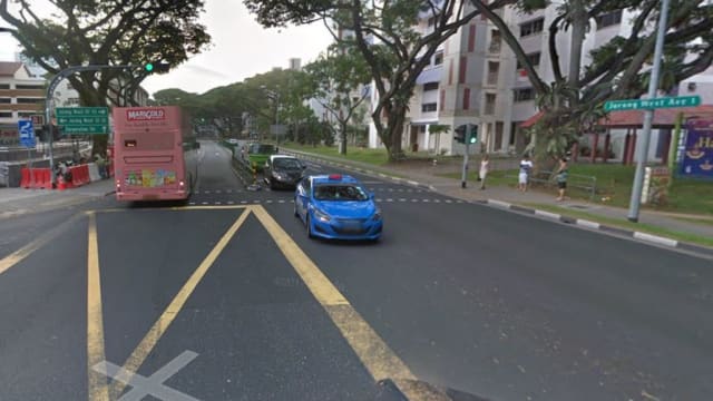 摩托车和行动辅助工具相撞 69岁男子逝世