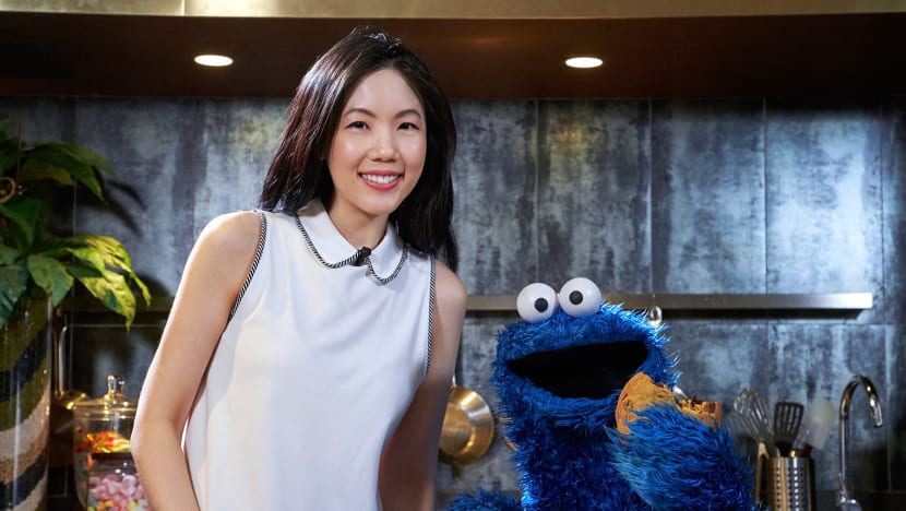 We Baked A Giant Chocolate Chip Cookie With Cookie Monster In Singapore