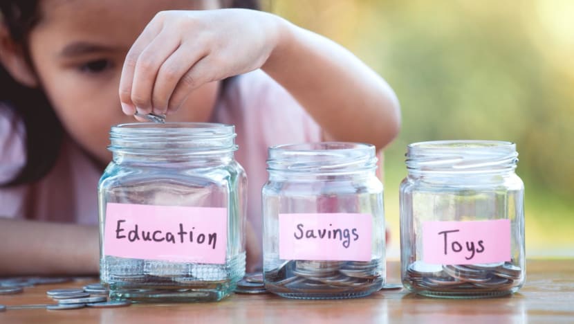 Beyond the piggy bank: How parents teach young children about money Beyond the piggy bank: How parents teach young children about money