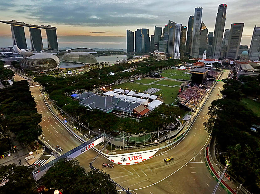 F1 first practice session on Sept 16, 2016, shot from Swissôtel The Stamford, Singapore. Photo: Nuria Ling/TODAY
