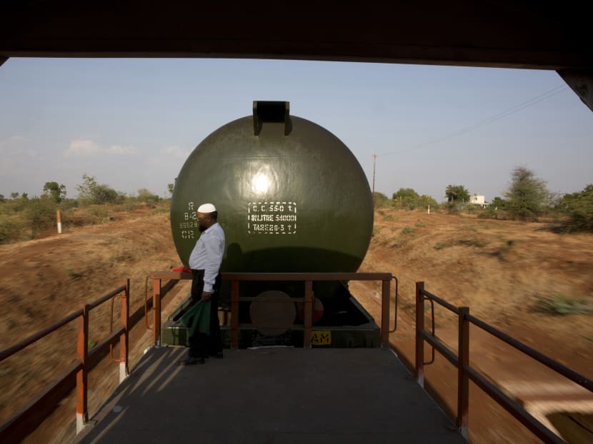Gallery: Train brings water to a drought-hit region in central India
