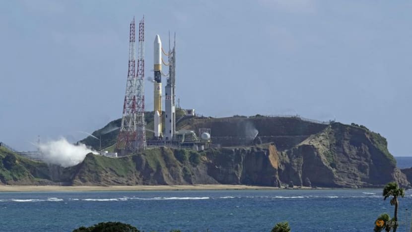 Japan launches rocket carrying moon lander after three delays Japan launches rocket carrying moon lander after three delays