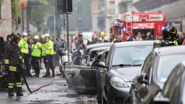 意大利一运载氧气筒货车爆炸 一人受伤