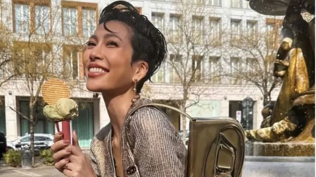 时尚大秀上紧抓IU遭抨击　莫莉深夜发声明：停止恶意攻击