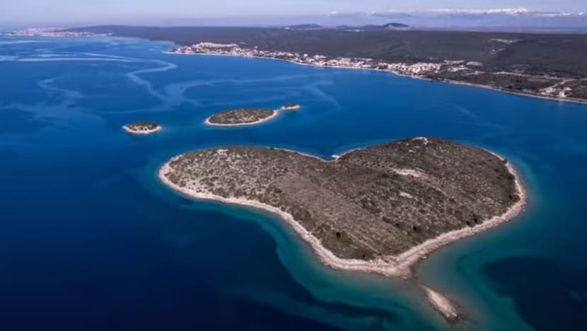 Pulau Croatia berbentuk hati untuk dijual