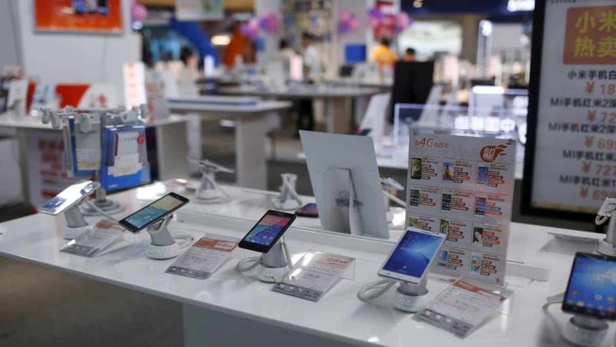 Penjualan ponsel pintar Tiongkok pada tahun 2022 turun ke level terendah dalam satu dekade