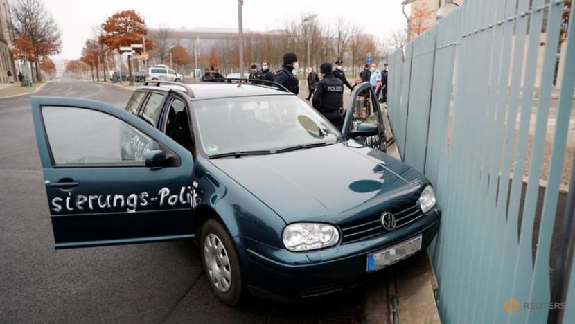 Car crashes into gate of German Chancellor Merkel's office Car crashes into gate of German Chancellor Merkel's office