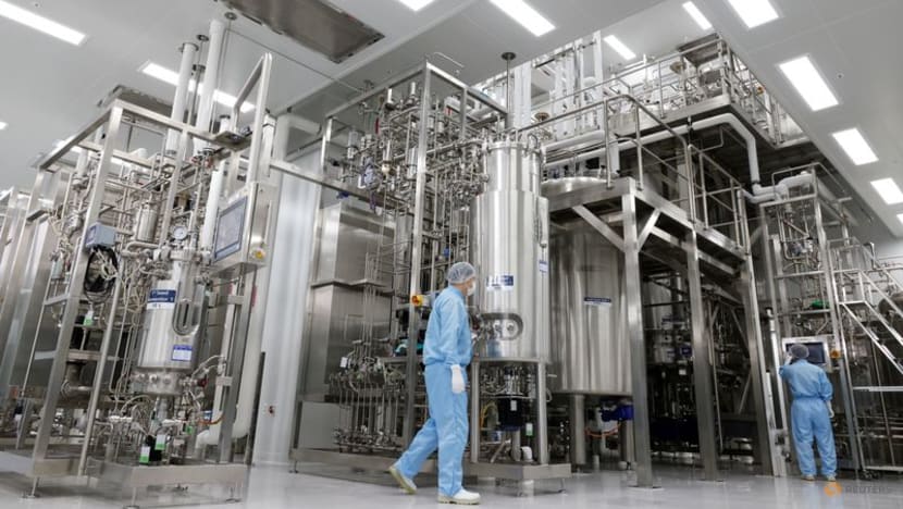 South Korean manufacturers' business sentiment at 2-year low -central bank survey South Korean manufacturers' business sentiment at 2-year low -central bank survey