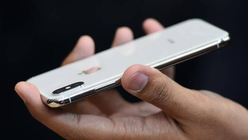 Singtel, M1, StarHub lancarkan laman telefon bijak iPhone 8, iPhone X