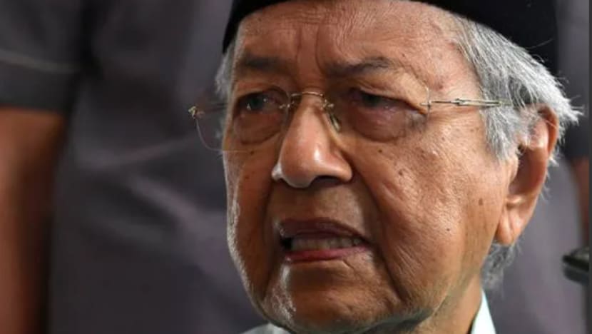 Ismail Sabri tidak patut salahkan 12 menteri PN, kata Mahathir