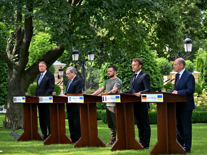 (From left to right) Romanian President Romanian President Klaus Iohannis, Prime minister of Italy Mario Draghi, Ukrainian President Volodymyr Zelensky, President of France Emmanuel Macron and Chancellor of Germany Olaf Scholz hold a press-conference following their meeting in Mariinsky Palace, in Kyiv, on June 16, 2022. (From left to right) Romanian President Romanian President Klaus Iohannis, Prime minister of Italy Mario Draghi, Ukrainian President Volodymyr Zelensky, President of France Emmanuel Macron and Chancellor of Germany Olaf Scholz hold a press-conference following their meeting in Mariinsky Palace, in Kyiv, on June 16, 2022.