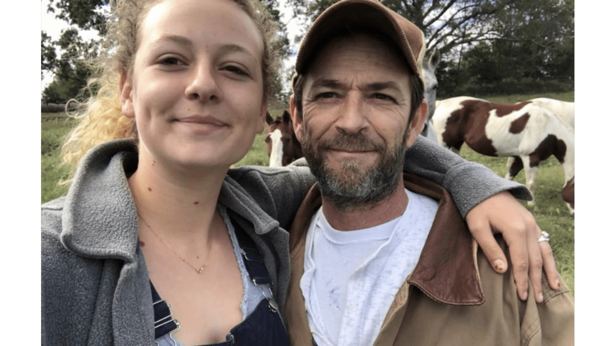 Luke Perry's house handed over to kids 8days