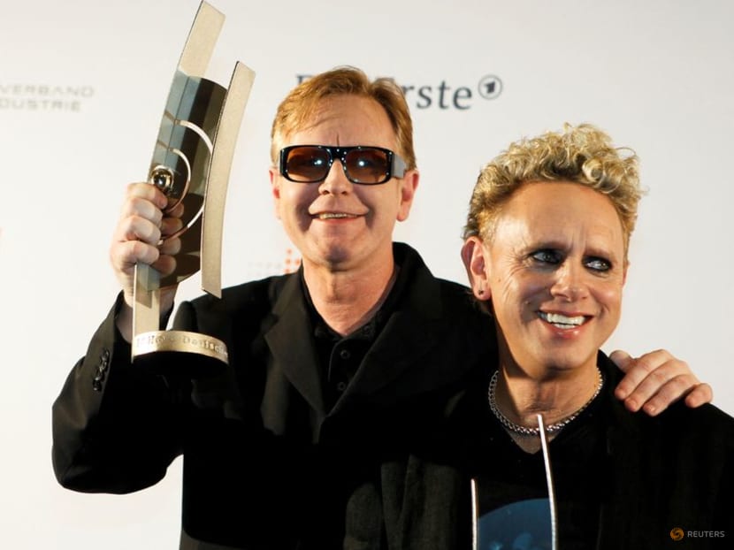 Depeche Mode keyboard player Andrew Fletcher dies at 60 Depeche Mode keyboard player Andrew Fletcher dies at 60