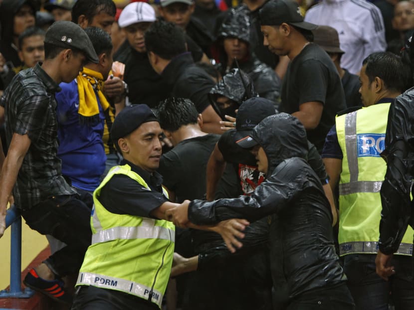 Khairy condemns Malaysians who attacked Vietnam fans in last night’s AFF Suzuki Cup match