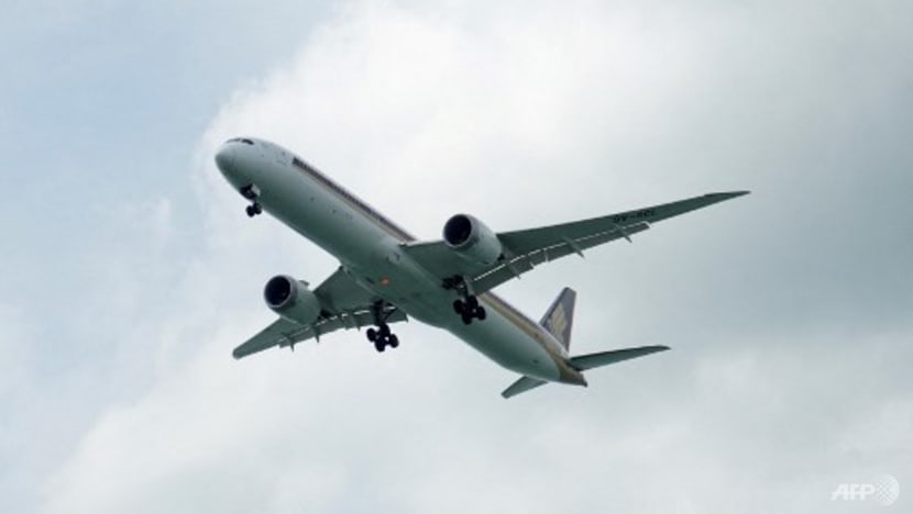 Singapore Airlines narrows annual loss amid returning demand for air travel Singapore Airlines narrows annual loss amid returning demand for air travel