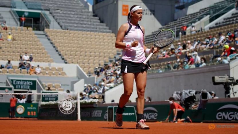 Tennis-Kvitova saves matchpoint to reach second round Tennis-Kvitova saves matchpoint to reach second round