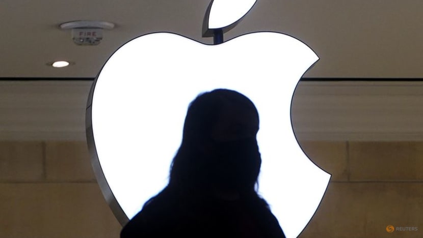 2023 12 13t224636z 1 lynxmpejbc0va rtroptp 3 apple stocks milestone