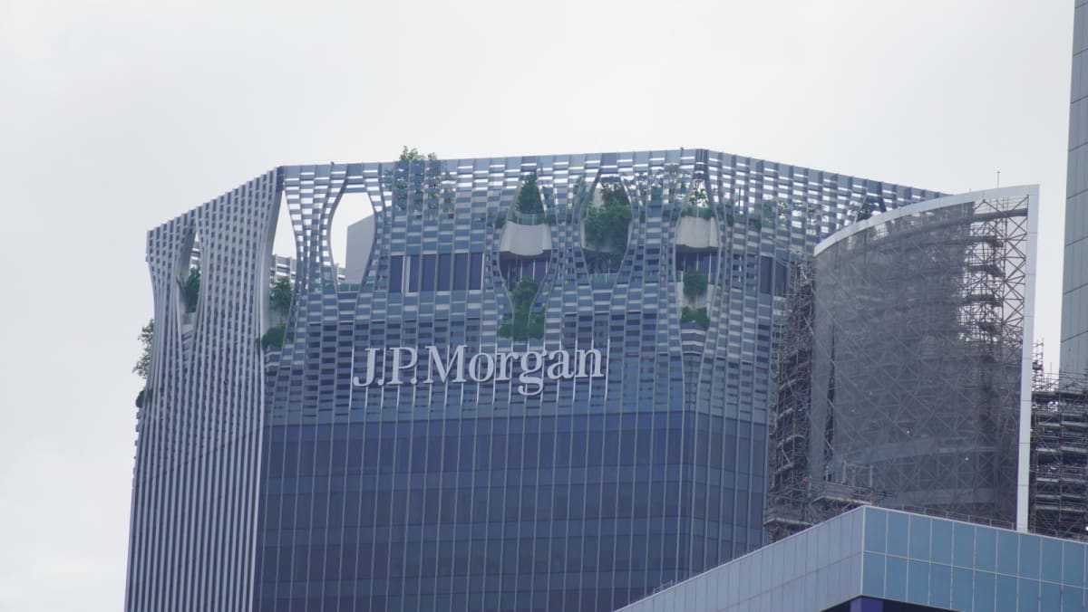 MAS hands JPMorgan S.4 million civil penalty over misconduct by its relationship managers MAS hands JPMorgan S.4 million civil penalty over misconduct by its relationship managers