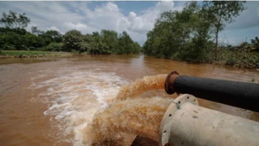  Johor pertingkat operasi pam air bagi tangani banjir termenung di Batu Pahat